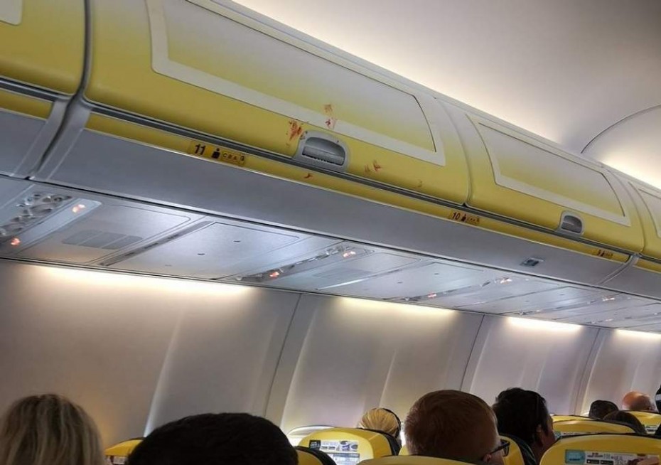 Πιάστηκαν στα χέρια σε πτήση της Ryanair