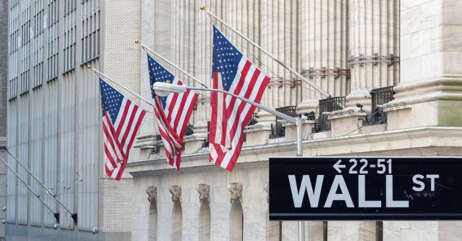 Σε θετικό έδαφος κρατήθηκε η Wall Street, παρά την αύξηση κινδύνου ύφεσης