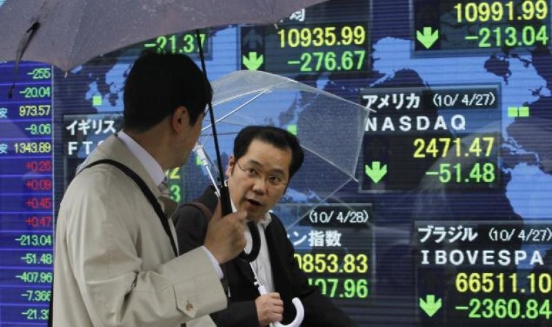 Στις επάλξεις ο Nikkei μετά την χθεσινή βουτιά 3%