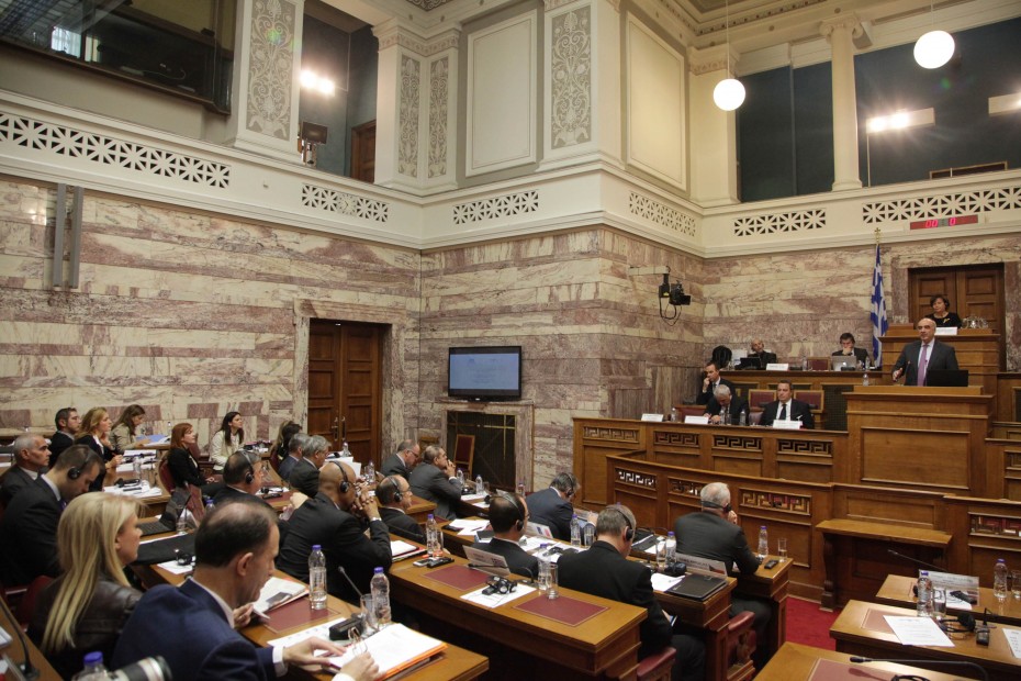 «Κρεσέντο» προκλήσεων και απειλών από βουλευτή του Ερντογάν μέσα στην ελληνική Βουλή