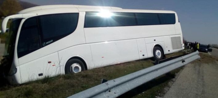 Τροχαίο με τουριστικό λεωφορείο στην Εγνατία