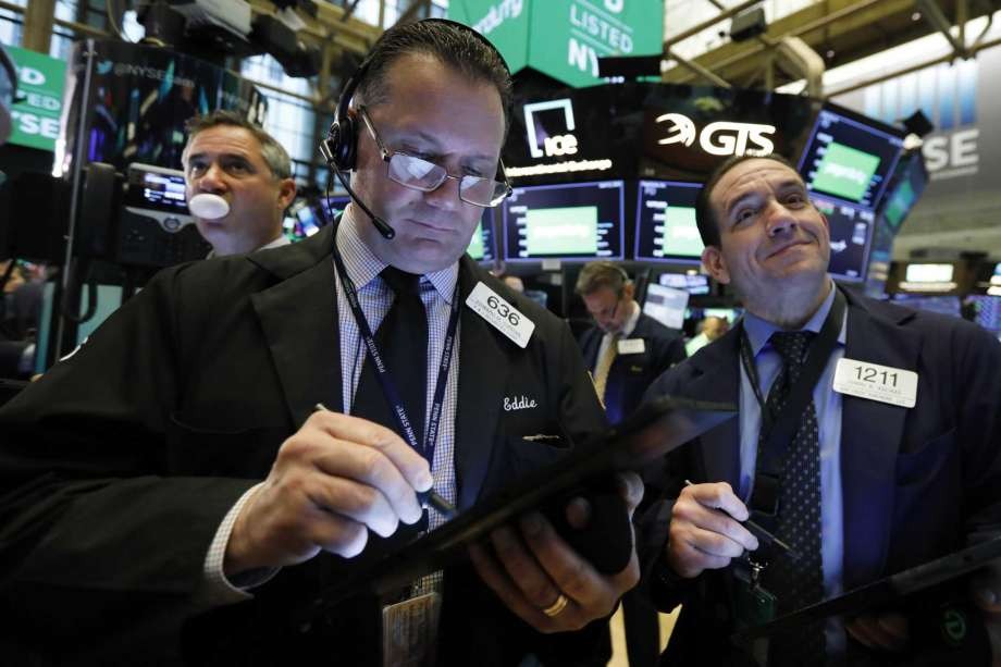 Νευρικό ξεκίνημα στη Wall Street για την Πέμπτη