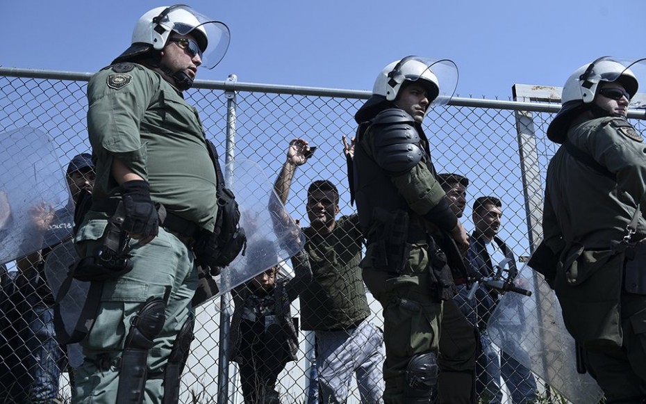 Διαμαρτυρία προσφύγων έξω από τη δομή φιλοξενίας στα Διαβατά