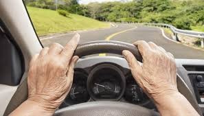 Τι πρέπει να προσκομίσουν οι ηλικιωμένοι για να διατηρήσουν το δικαίωμα οδήγησης 