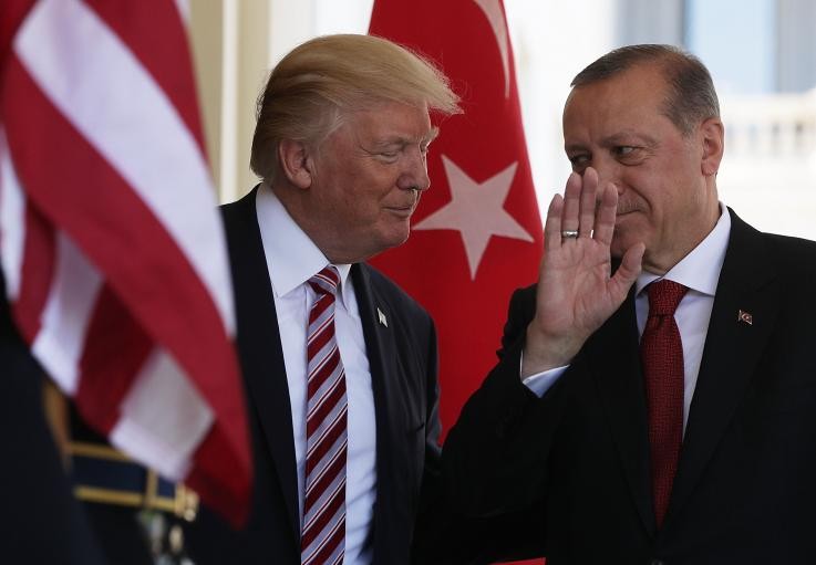 S-400: Ελπίζει (μάταια;) σε παρέμβαση Τραμπ η Τουρκία