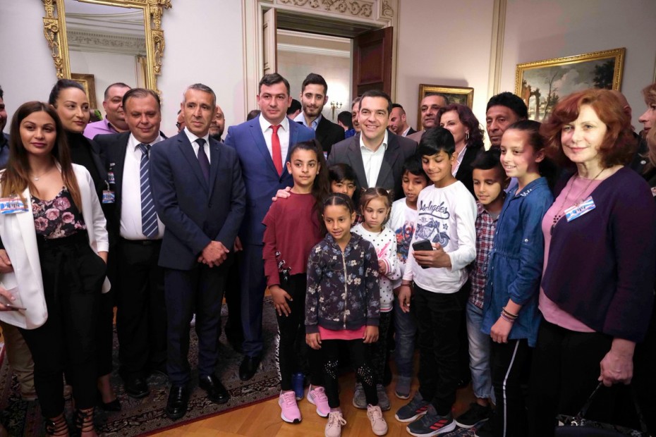 Στήριξη του Τσίπρα στα δικαιώματα των Ρομά