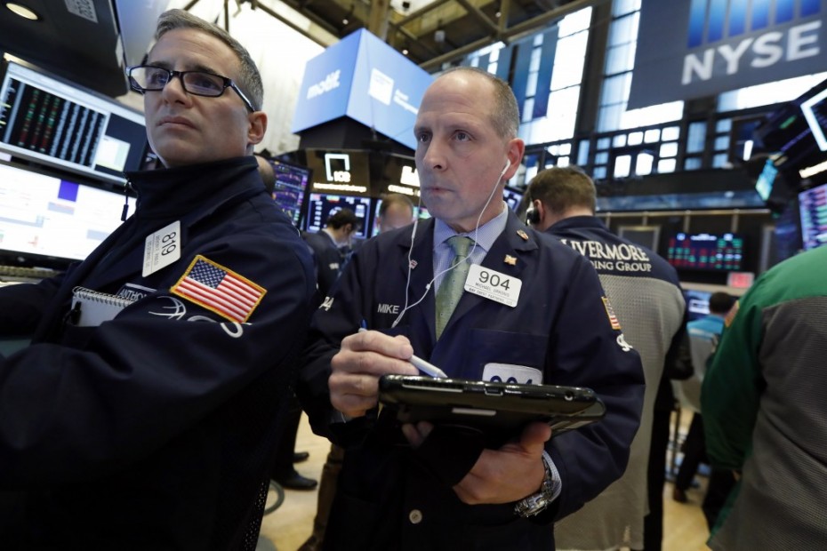 Ρευστοποιήσεις κερδών στη Wall Street για την Τρίτη