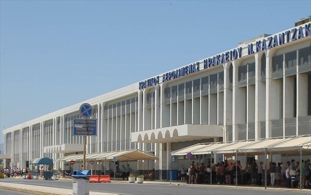 Ηράκλειο: Πέντε συλλήψεις για πλαστογραφία ταξιδιωτικών εγγράφων