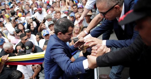 Ο Γκουαϊδό ζητά από το στρατό της Βενεζουέλας να εγκαταλείψει τον Μαδούρο