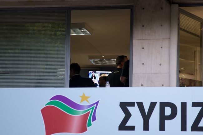 Η Κουμουνδούρου πιέζει τον Τσίπρα για εθνικές εκλογές... τώρα