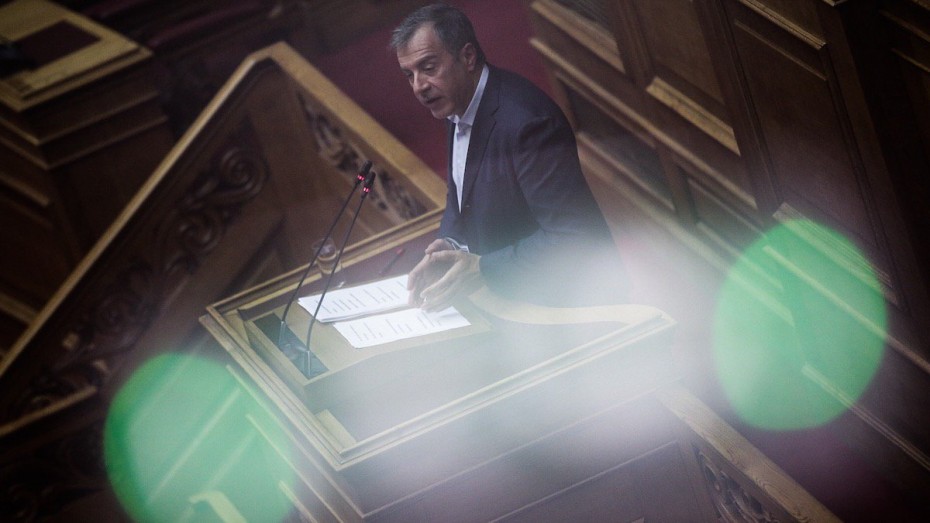 Ο Θεοδωράκης «σήκωσε» τη σημασία των ευρωεκλογών στη Βουλή