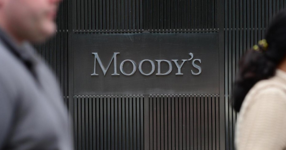Moody's: Θετικό το outlook για τις τράπεζες