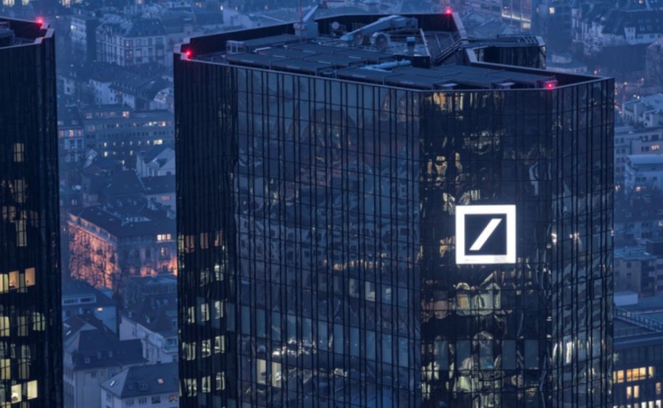 Σε νέο ιστορικό χαμηλό οι μετοχές της Deutsche Bank