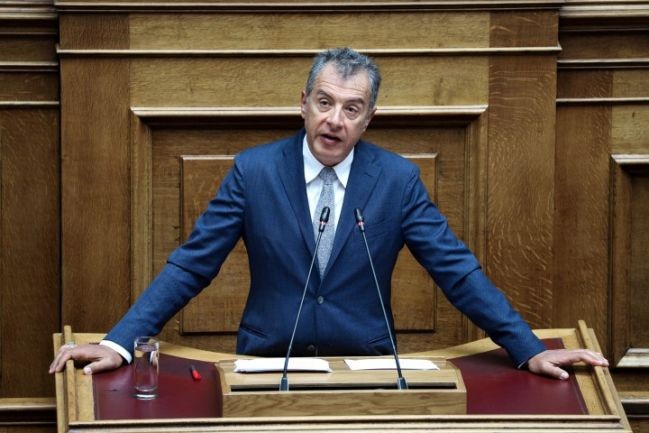 Θεοδωράκης: Αποχωρώ από την πολιτική ηττημένος και θλιμμένος