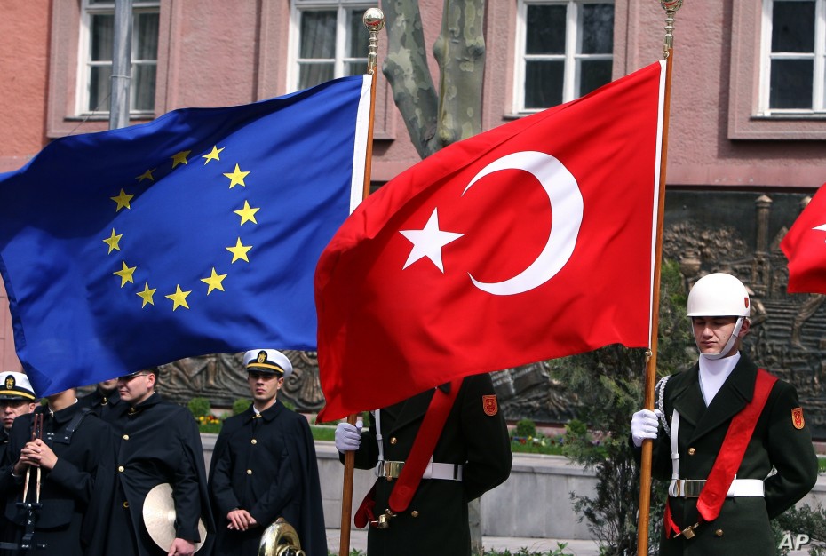 Ιούλιο και... βλέπουμε για τις κυρώσεις της ΕΕ στην Τουρκία