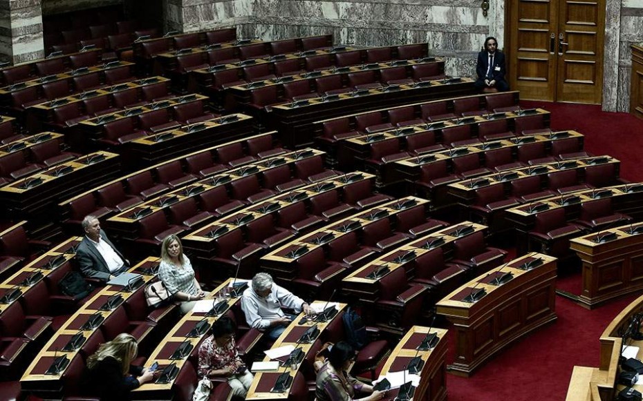 Βουλή: «Παραληρήματα» χρεώνει ο ΣΥΡΙΖΑ στην αντιπολίτευση