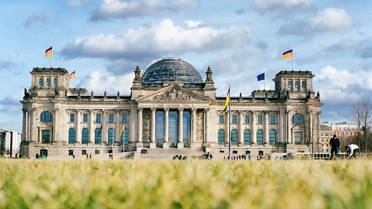 Ανέλπιστο «παράθυρο» για τις αποζημιώσεις ανοίγει το Bundestag