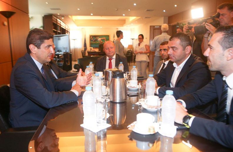 Σε θετικό κλίμα η πρώτη συνάντηση του Αυγενάκη με FIFA - UEFA