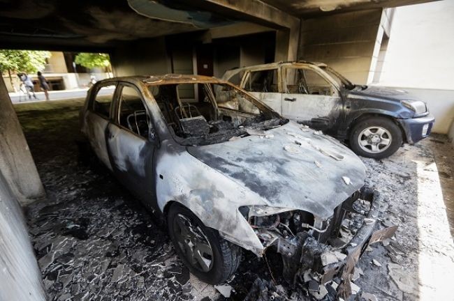 Κάηκαν ολοσχερώς δύο σταθμευμένα οχήματα στην Κρήτη
