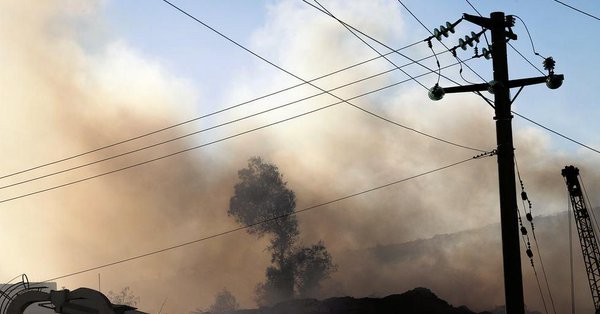 Μεγαλώνει η πυρκαγιά στη Μάνη - Μεταφέρθηκαν λουόμενοι