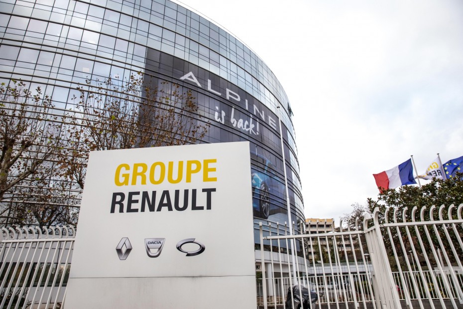 Στο προσκήνιο ξανά τα «λούσα» του Γκοσν: Στη Renault η γαλλική αστυνομία