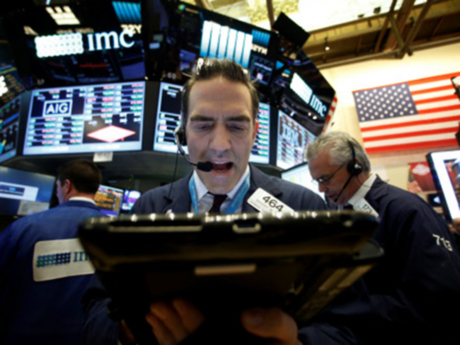 Η Wall Street «φοβάται» εμπόριο και Fed για την Τρίτη