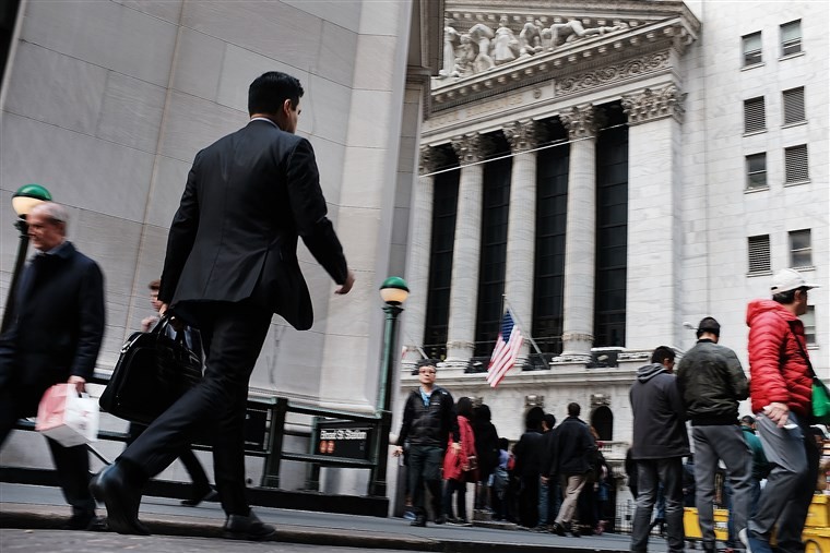 Απώλειες στην Wall Street, καθώς ενισχύονται οι φόβοι ύφεσης