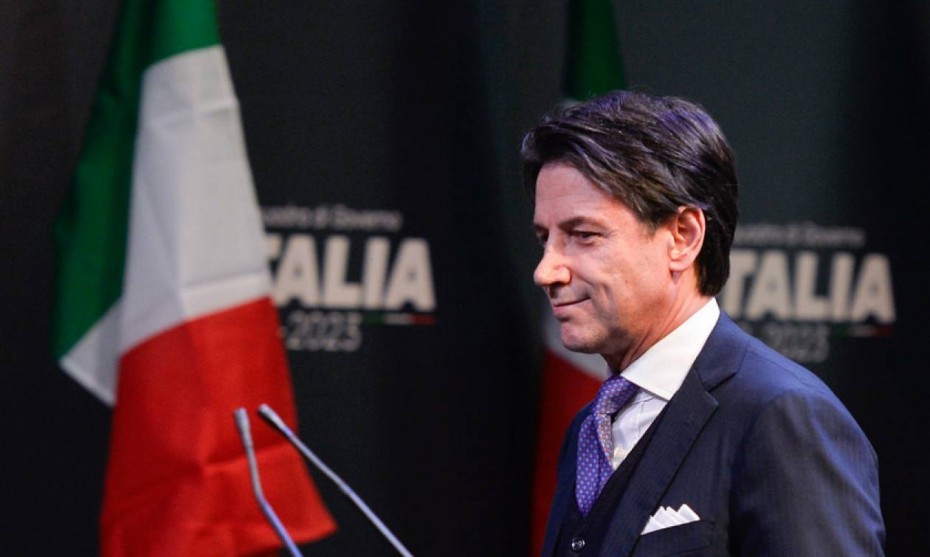 Πολιτικό «μπινγκ μπανγκ» στην Ιταλία - Παραιτήθηκε ο Κόντε
