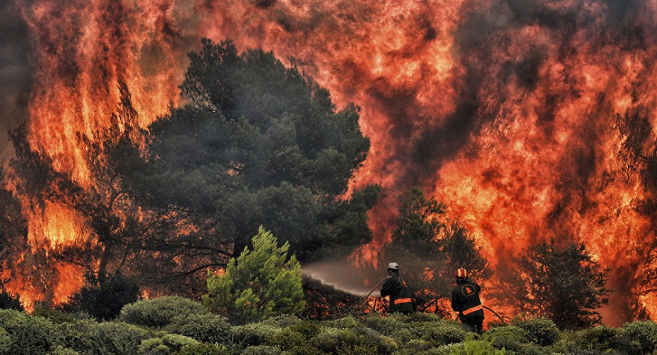 Μεγάλες πυρκαγιές σε Κέρκυρα και Θεσπρωτία