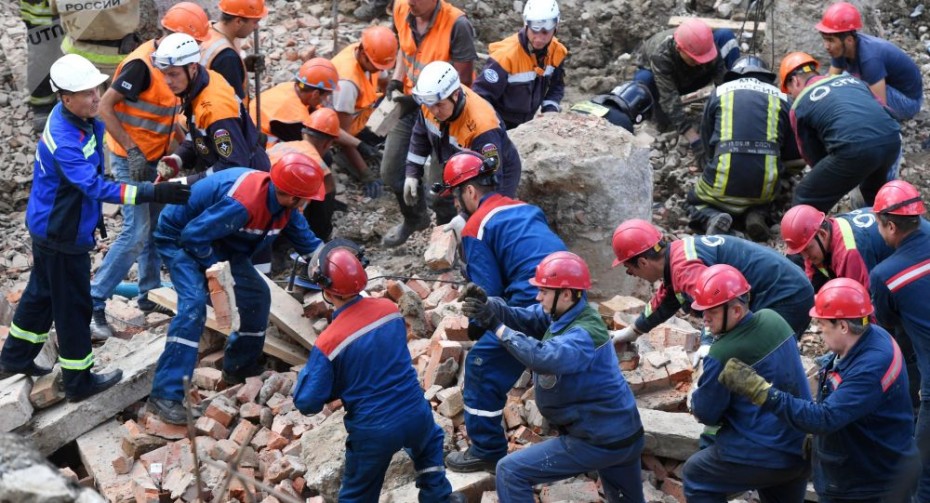 Τουλάχιστον 2 νεκροί από την κατάρρευση κτηρίου στη Ρωσία