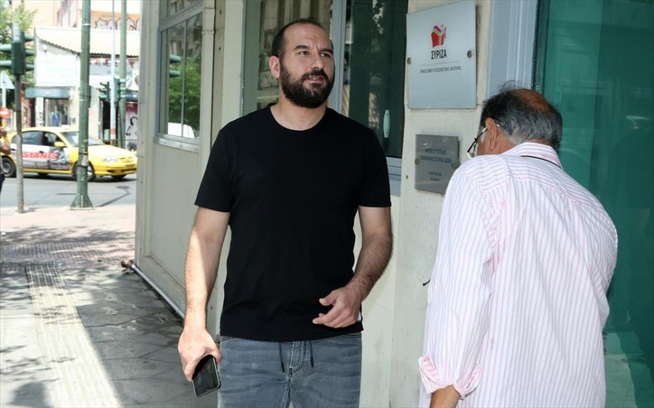 Για εξάλειψη του αξιοποίνου πράξεων υπουργών μιλά ο Τζανακόπουλος