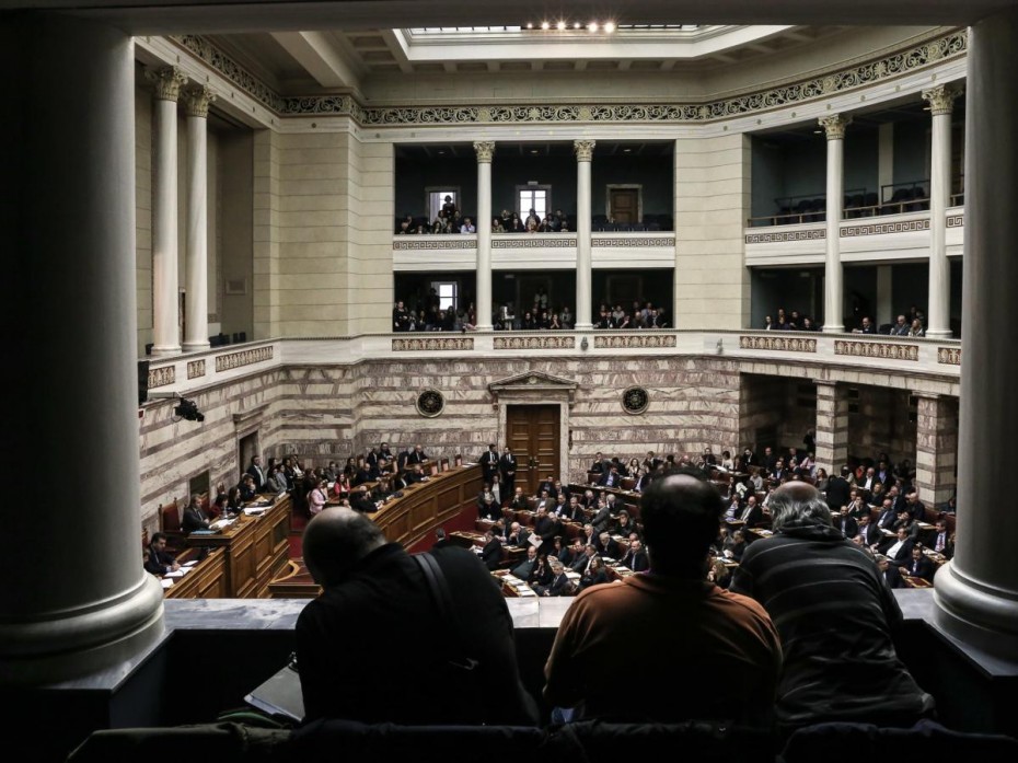 Ως επείγοντα φτάνουν στη Βουλή τα ν/σ για άσυλο και επιτελικό κράτος
