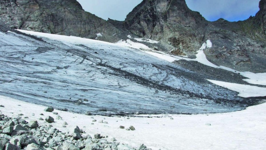 Συναγερμός στις Άλπεις από πιθανή κατάρρευση παγετώνα