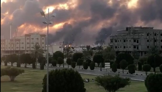 Οι Χούτι «χτύπησαν» τα εργοστάσια της Aramco στην Υεμένη