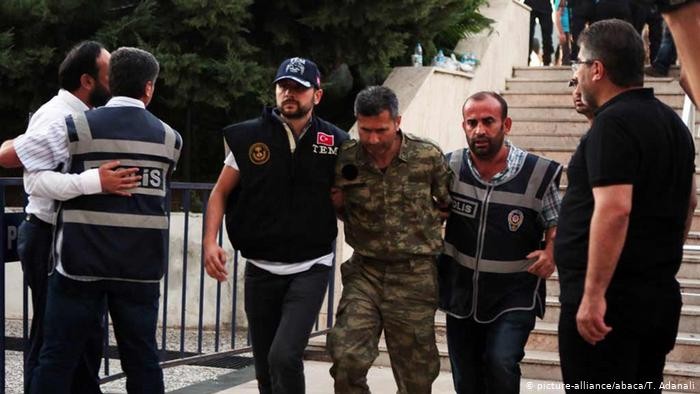 Συνεχίζονται οι συλλήψεις στην Τουρκία για το αποτυχημένο πραξικόπημα
