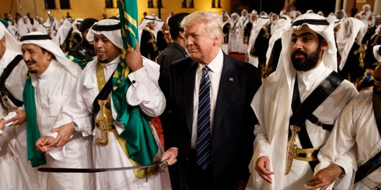 Πετρελαϊκός «πόλεμος»: Στηρίζει Σ. Αραβία ο Τραμπ