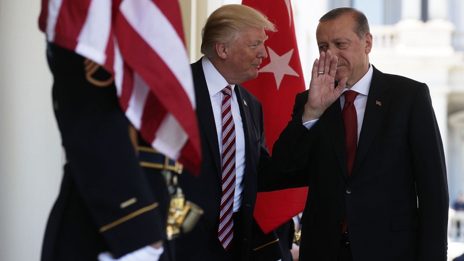 Με «συγχαρητήρια» απαντά ο Τραμπ στις απειλές Ερντογάν για τη Συρία