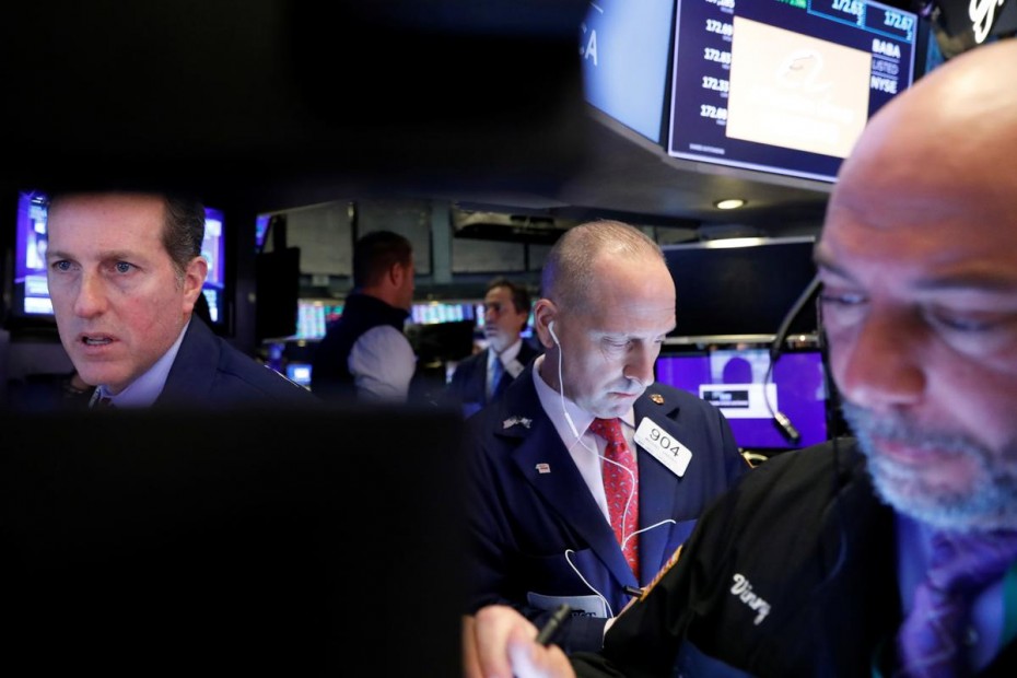 Νευρικότητα στη Wall Street λόγω των Caterpillar και Boeing