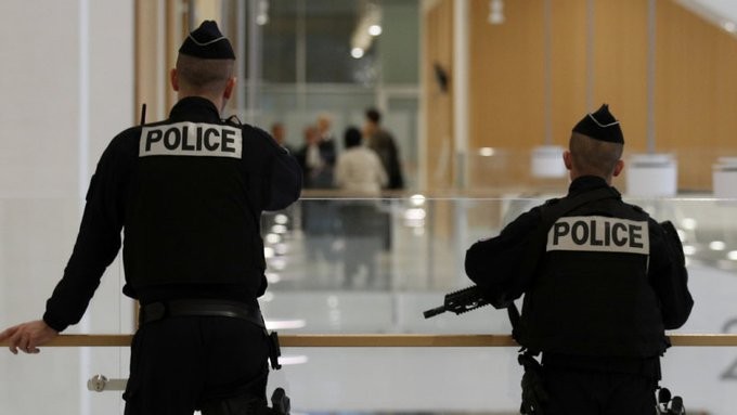 Πυροβολισμοί στην Μπαγιόν της Γαλλίας