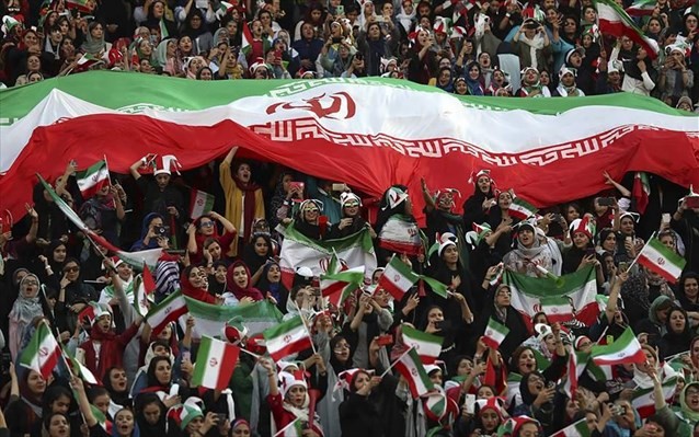 Για πρώτη φορά 3.500 γυναίκες σε ποδοσφαιρικό αγώνα στο Ιράν
