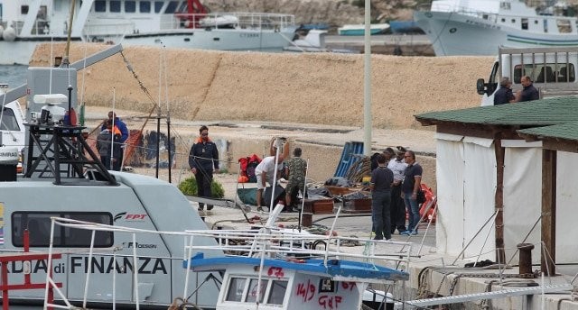 Τουλάχιστον 13 νεκροί από ναυάγιο προσφύγων κοντά στη Λαμπεντούζα
