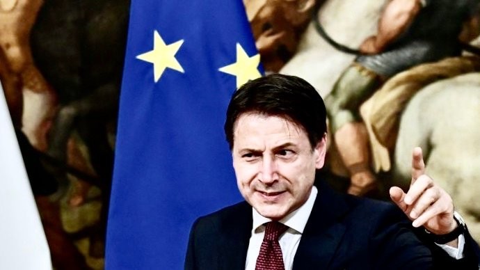 Ο Κόντε «κόβει» τους στόχους για τα έσοδα της ιταλικής κυβέρνησης