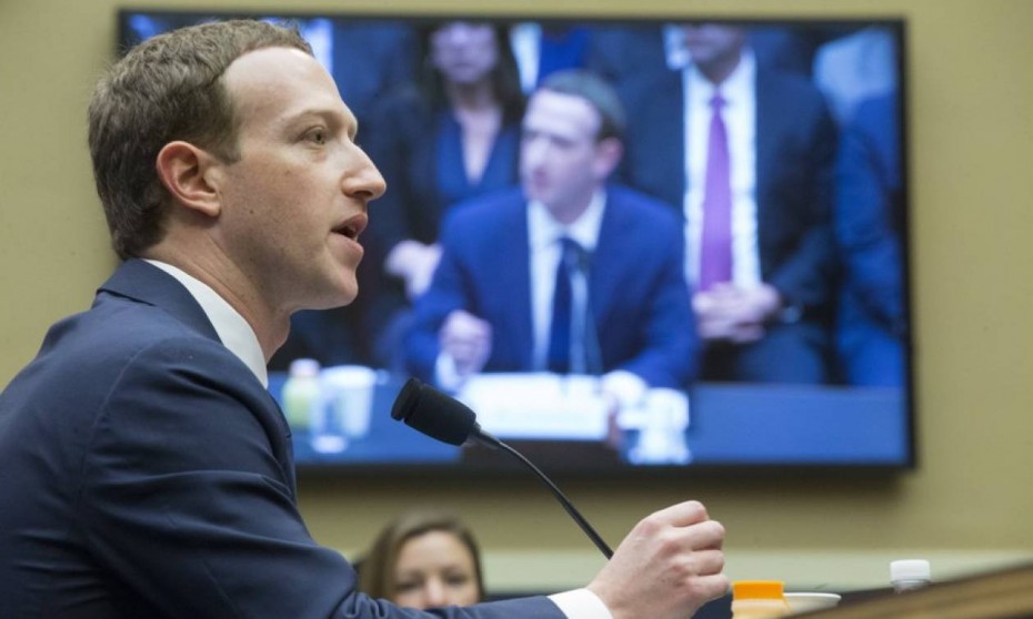 Έτοιμος για μάχη ώστε να μη διαλυθεί το Facebook δηλώνει ο Ζούκερμπεργκ