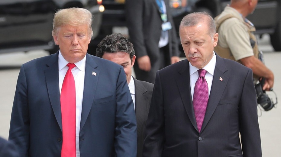Μετά τη Συρία, ο Τραμπ απειλεί με «σβήσιμο» την οικονομία της Τουρκίας