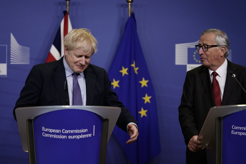Δύσκολα τα «κουκιά» στο Λονδίνο για τη συμφωνία του Τζόνσον επί του Brexit