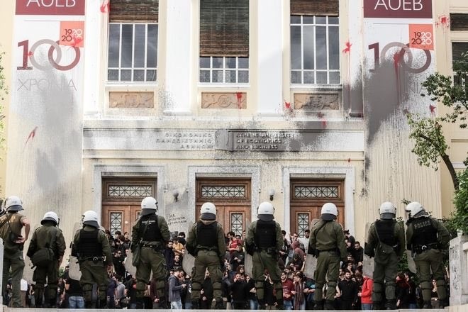 ΣΥΡΙΖΑ και ΚΚΕ καταδικάζουν τα σημερινά επεισόδια στην ΑΣΟΕΕ