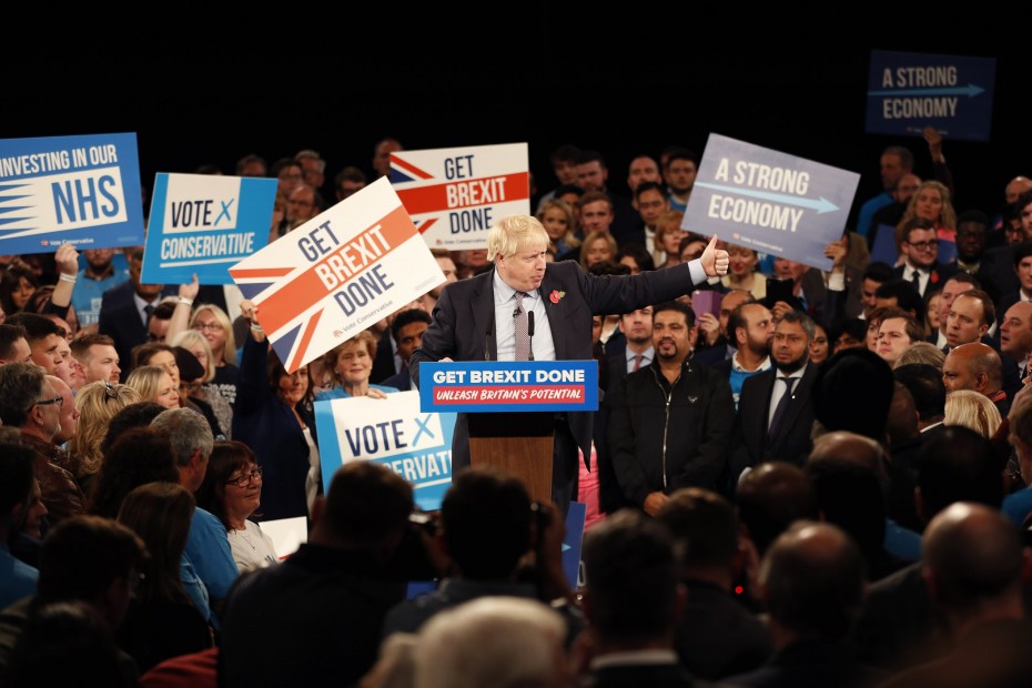 Οι Τόρις παραμένουν μπροστά στις δημοσκοπήσεις για τις βρετανικές εκλογές