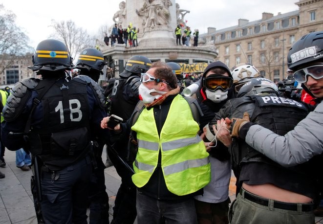 Καταστολή κατά των «Κίτρινων Γιλέκων» στο Παρίσι