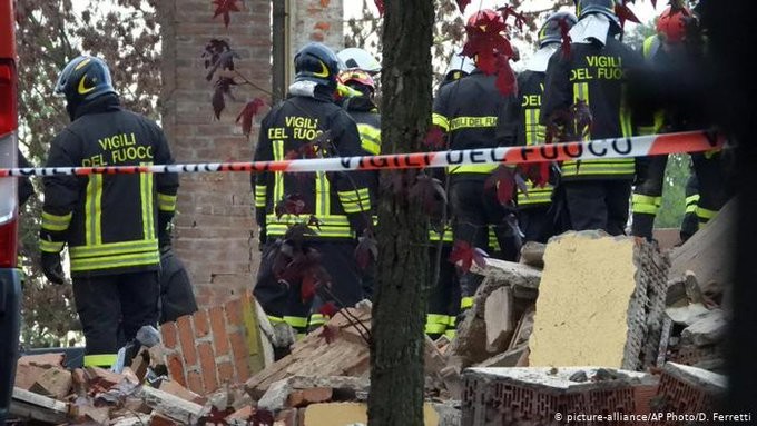 Νεκροί 3 πυροσβέστες από έκρηξη στην Ιταλία - Εξετάζεται εγκληματική ενέργεια