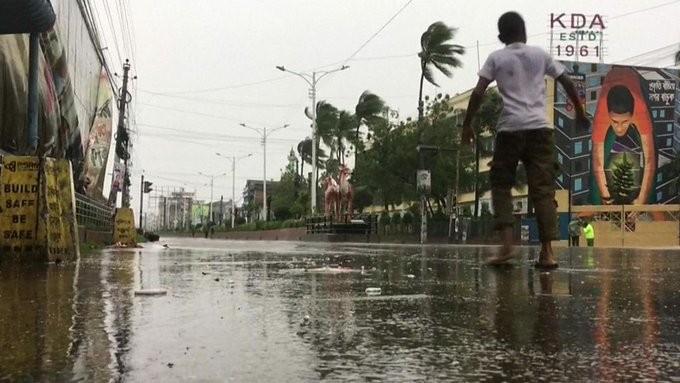 Τουλάχιστον 10 νεκροί από πέρασμα κυκλώνα στο Μπαγκλαντές